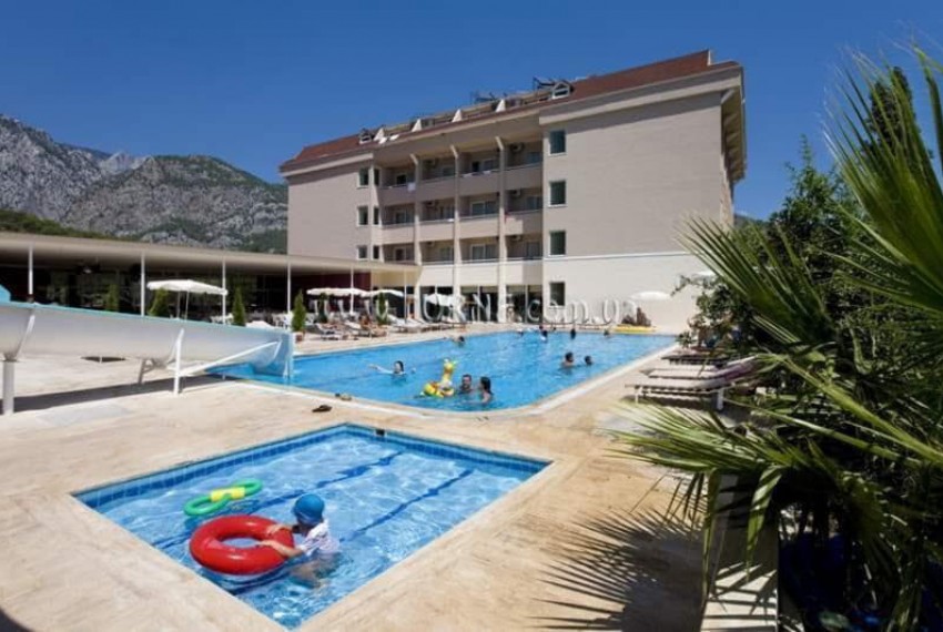 Larissa Park Hotel, 3* Larissa Park Hotel, 3*