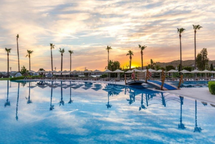 Kefaluka Resort, 5* Kefaluka Resort, 5*