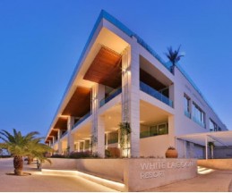White Lagoon, 3*