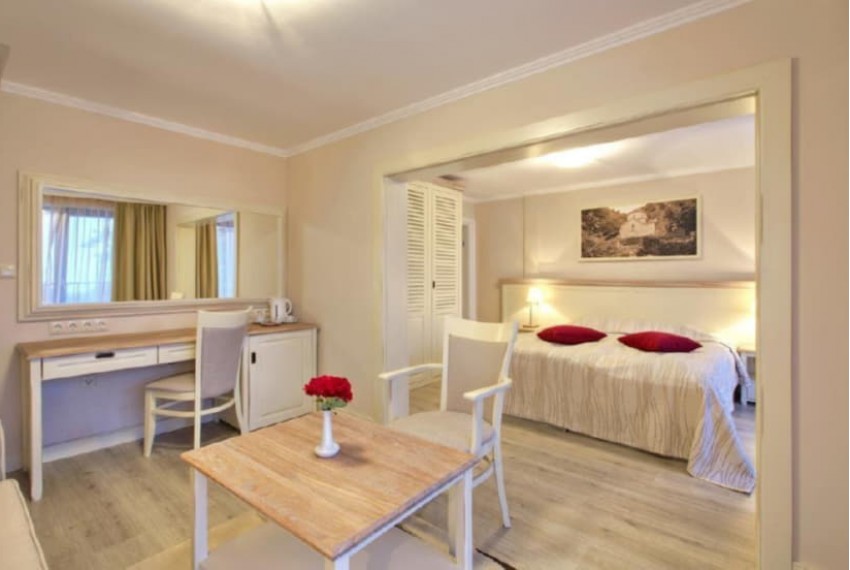 White Rock Castle, 4* White Rock Castle, 4*