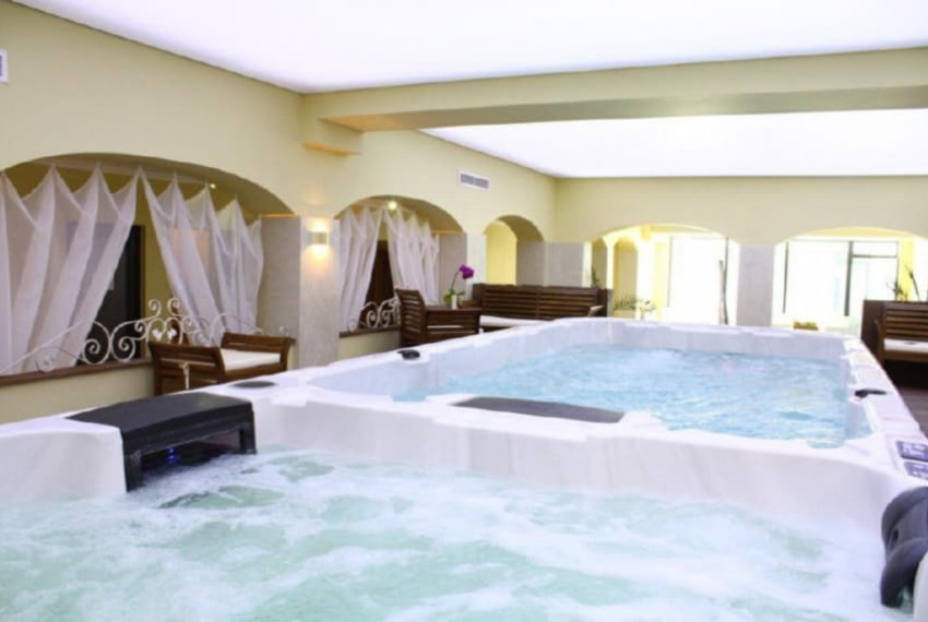 White Rock Castle, 4* White Rock Castle, 4*
