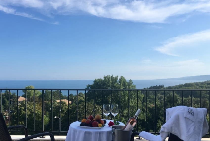 White Rock Castle, 4* White Rock Castle, 4*