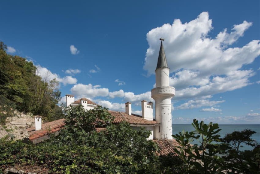 White Rock Castle, 4* White Rock Castle, 4*