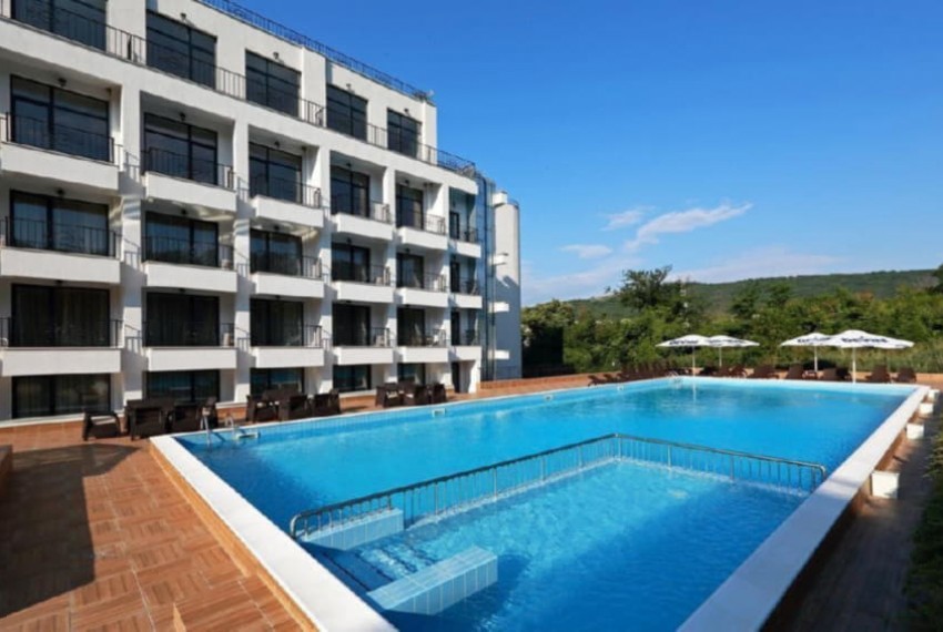 White Rock Castle, 4* White Rock Castle, 4*