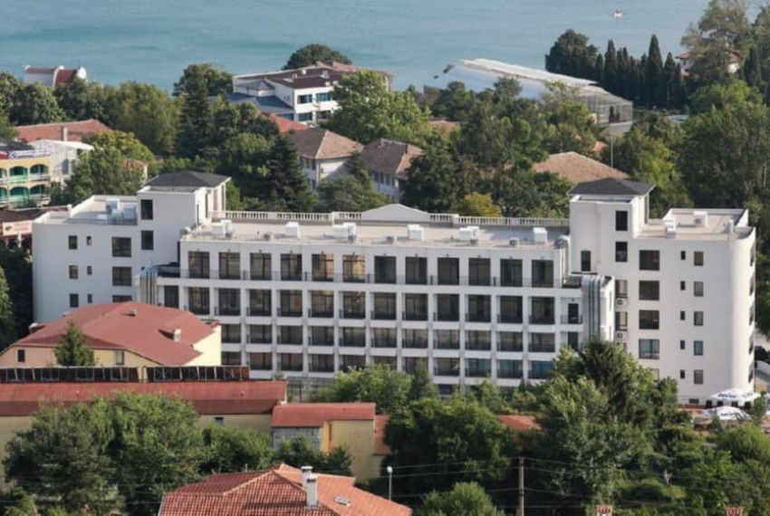 White Rock Castle, 4* White Rock Castle, 4*