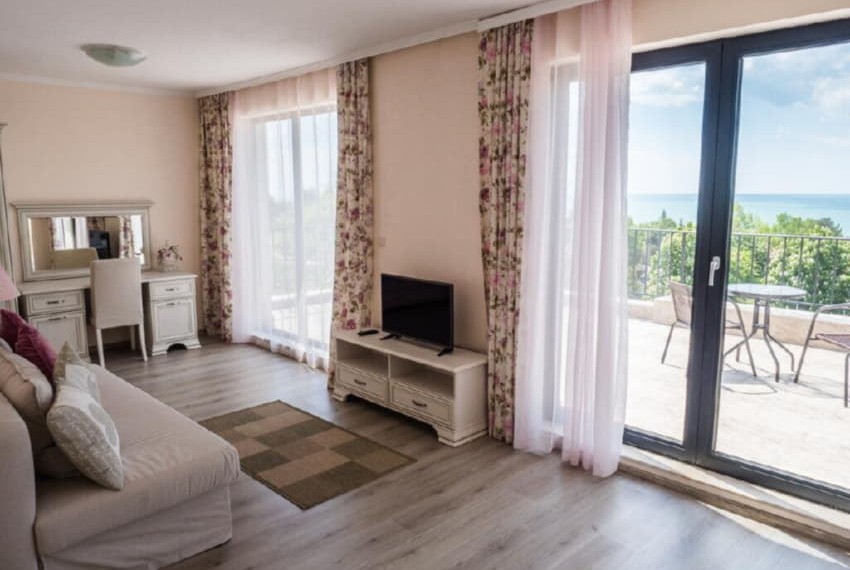 White Rock Castle, 4* White Rock Castle, 4*