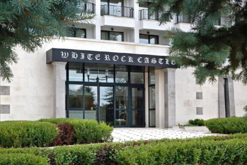 White Rock Castle, 4* White Rock Castle, 4*