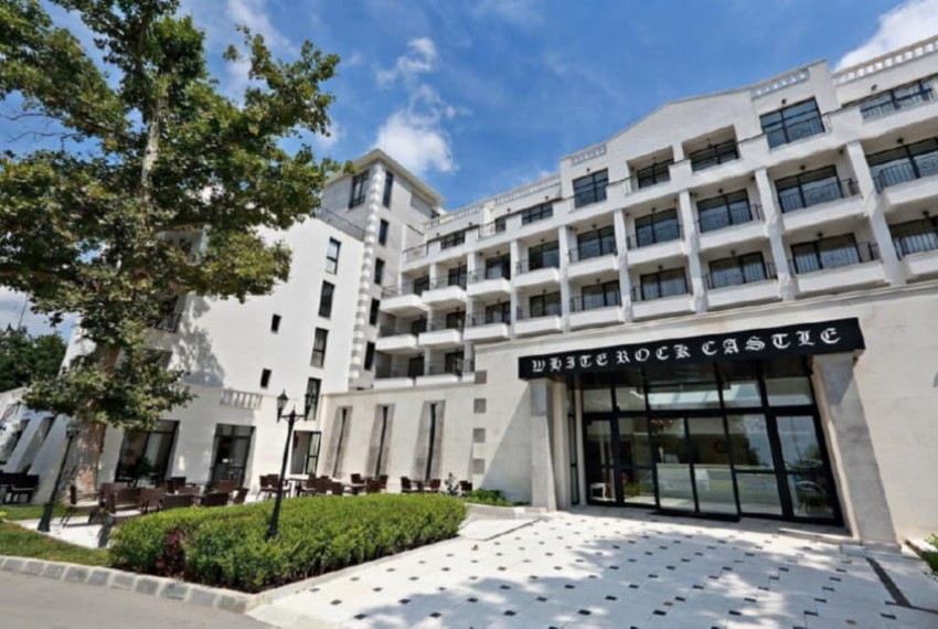 White Rock Castle, 4* White Rock Castle, 4*