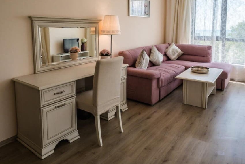 White Rock Castle, 4* White Rock Castle, 4*