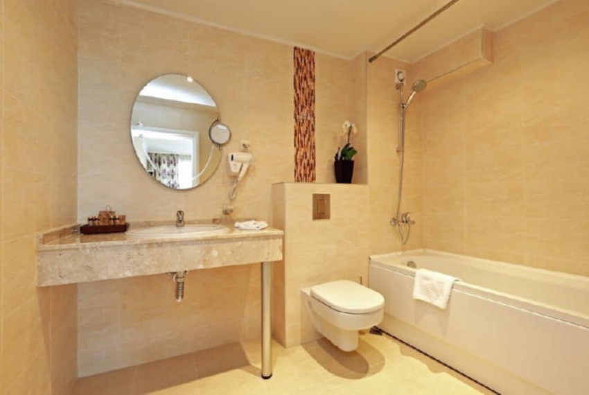 White Rock Castle, 4* White Rock Castle, 4*