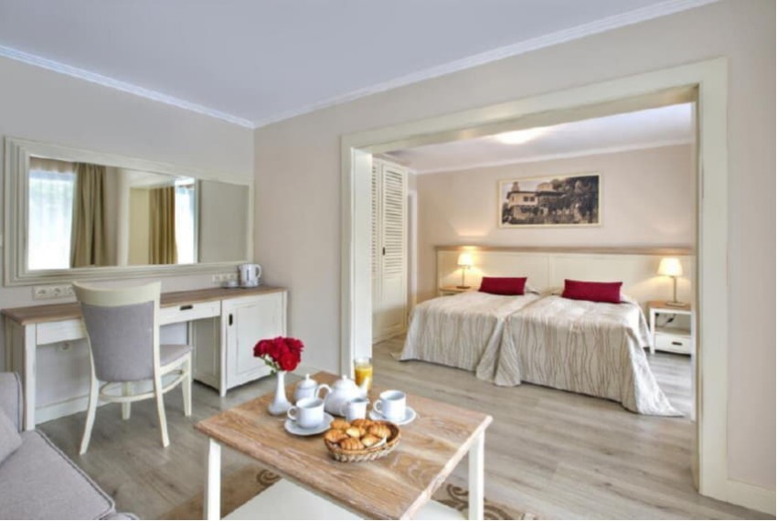 White Rock Castle, 4* White Rock Castle, 4*