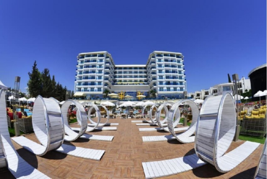 Azura Deluxe Resort & Spa, 5* Azura Deluxe Resort & Spa, 5*