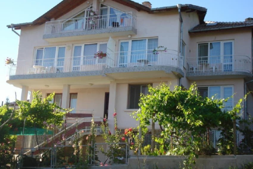 Villa Rai, 3* Villa Rai, 3*