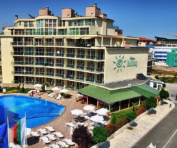 Sunny Holiday, 3*
