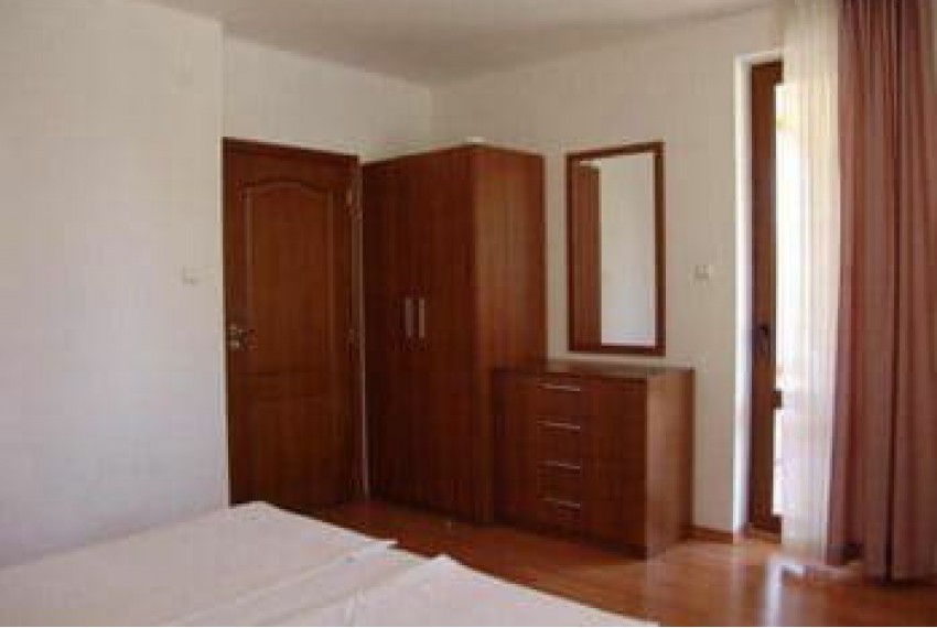 Efir 1, 3* Efir 1, 3*