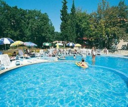 Джоя Парк, 3*