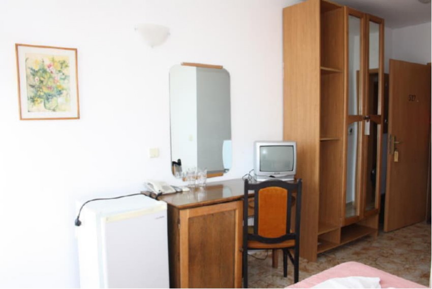 Sunny Varshava, 3* Sunny Varshava, 3*