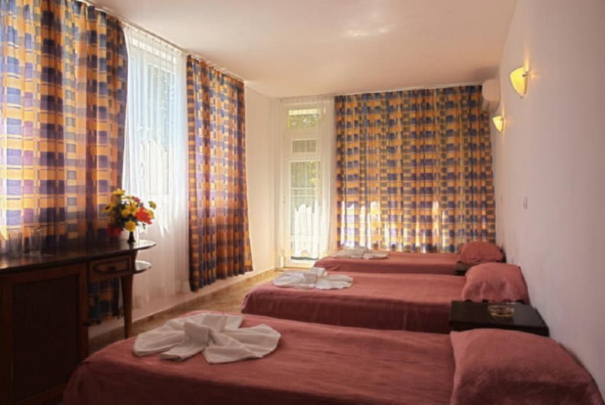 Sunny Varshava, 3* Sunny Varshava, 3*