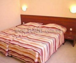 Akroza, 3*