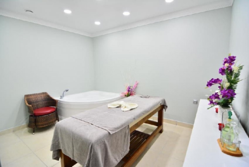 Ananas Hotel, 4* Ananas Hotel, 4*