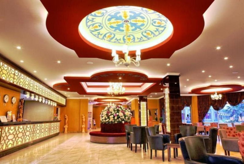 Caretta Beach, 4* Caretta Beach, 4*
