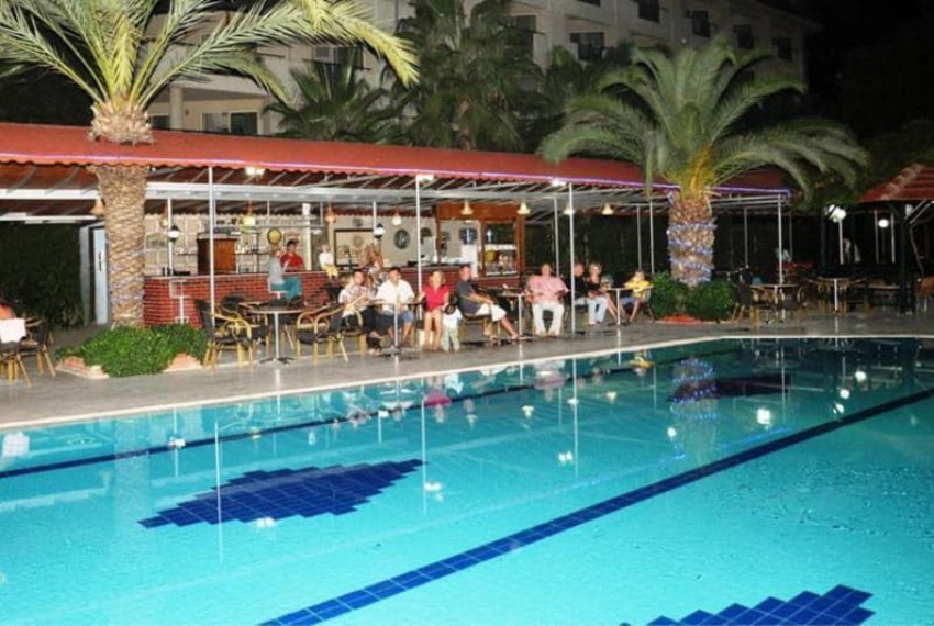 Caretta Beach, 4* Caretta Beach, 4*