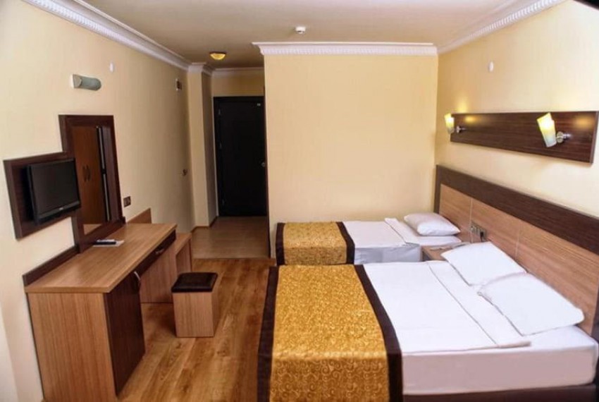 Caretta Beach, 4* Caretta Beach, 4*