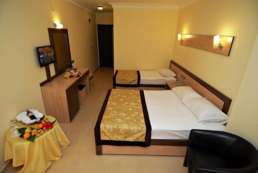 Caretta Beach, 4* Caretta Beach, 4*