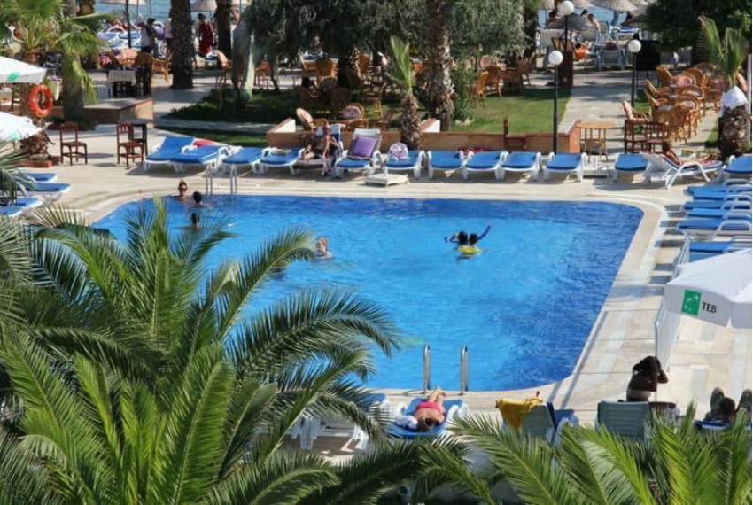 Nagi Beach Hotel, 3* Nagi Beach Hotel, 3*