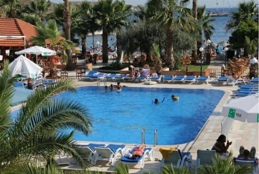 Nagi Beach Hotel, 3* Nagi Beach Hotel, 3*