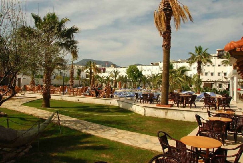 Nagi Beach Hotel, 3* Nagi Beach Hotel, 3*