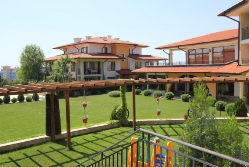 Arkite Complex Ah/Pm, 3* Arkite Complex Ah/Pm, 3*
