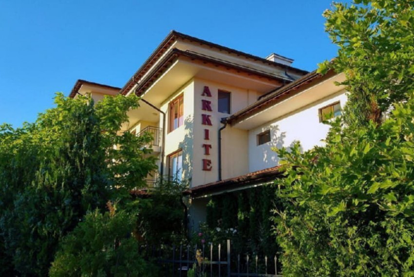Arkite Complex Ah/Pm, 3* Arkite Complex Ah/Pm, 3*
