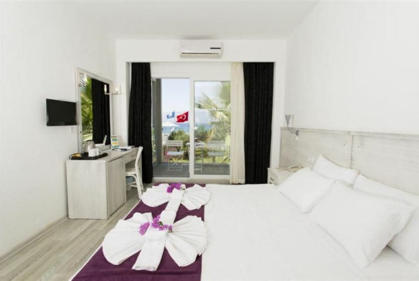 Charme Beach Hotel, 4* Charme Beach Hotel, 4*