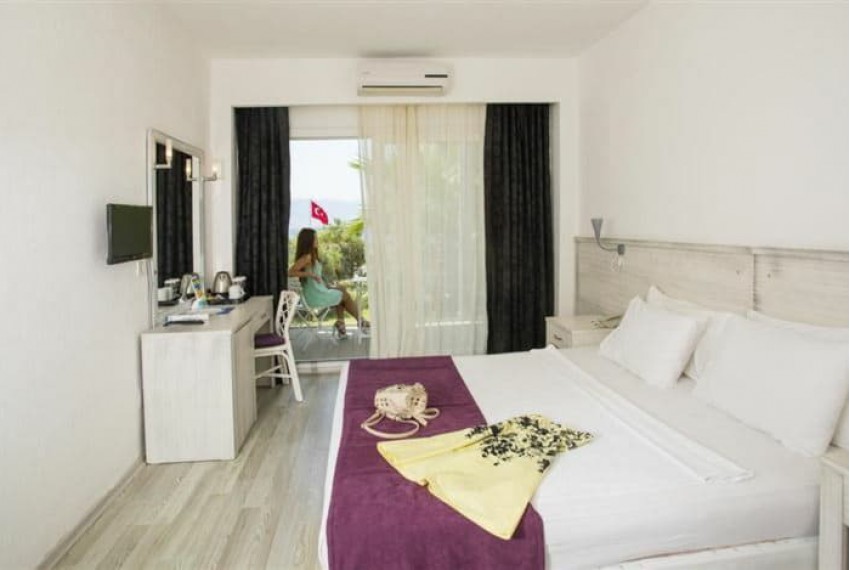 Charme Beach Hotel, 4* Charme Beach Hotel, 4*