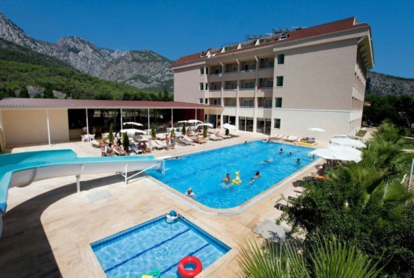 Castle Park Hotel, 3* Castle Park Hotel, 3*