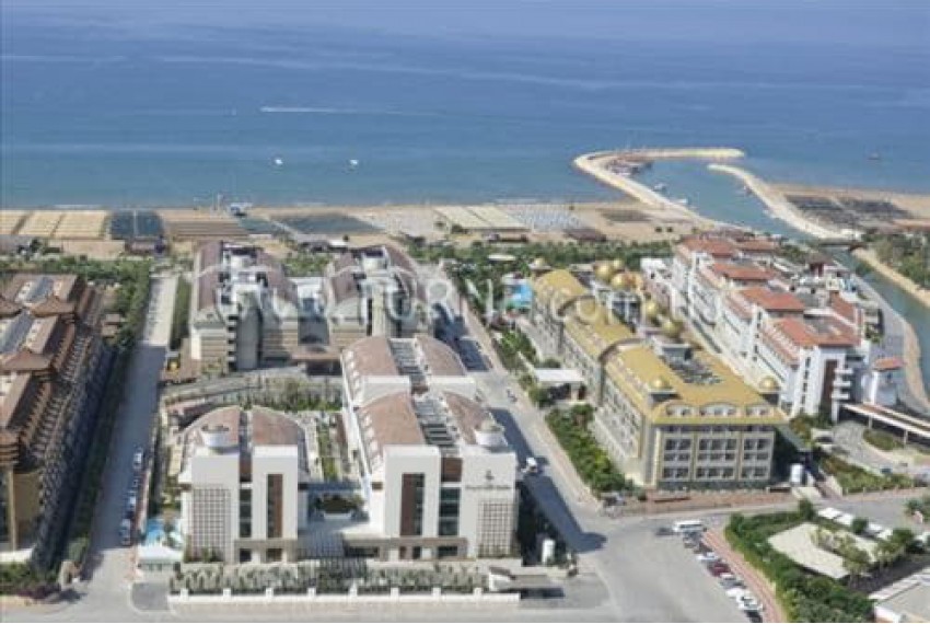 Port Side, 5* Port Side, 5*