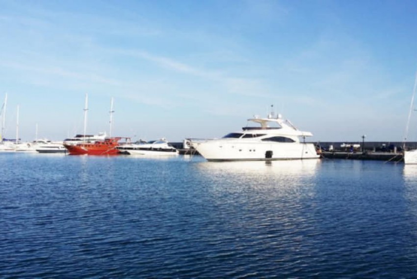 Africana, 3* Africana, 3*