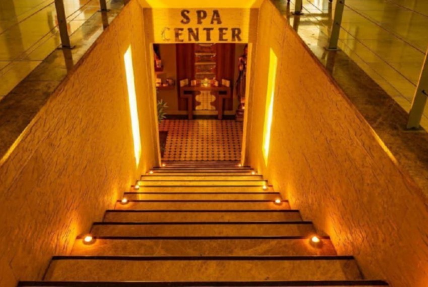 Ambassador Plaza Hotel, 4* Ambassador Plaza Hotel, 4*