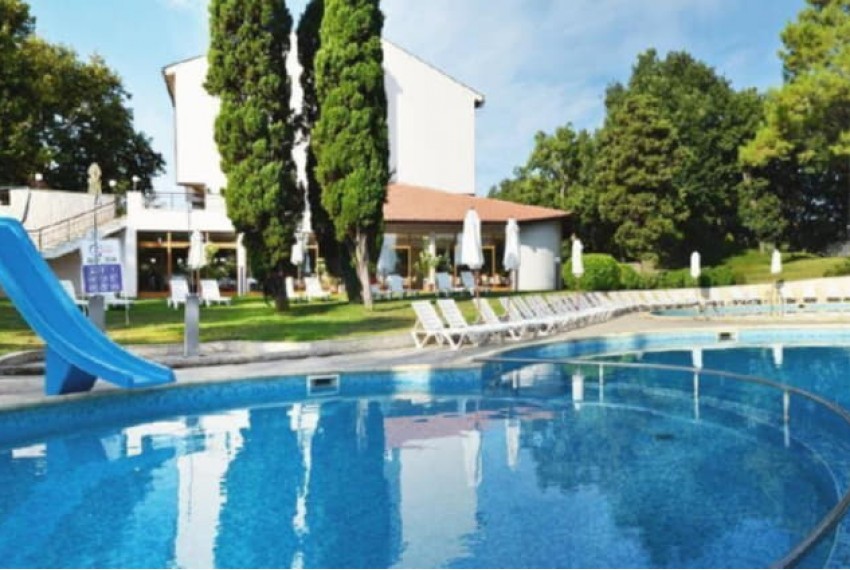 Dolphin Hotel, 4* Dolphin Hotel, 4*