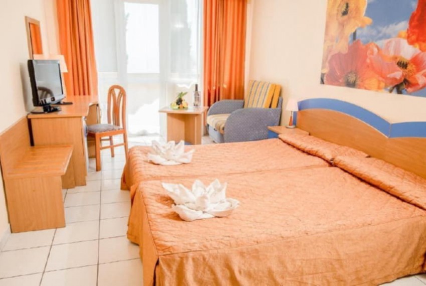 Dolphin Hotel, 4* Dolphin Hotel, 4*
