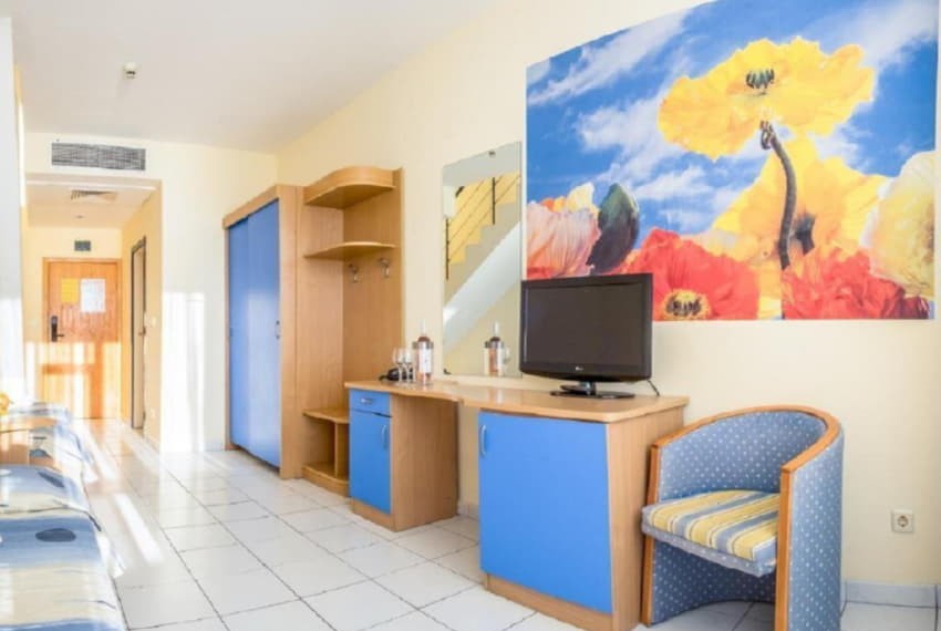 Dolphin Hotel, 4* Dolphin Hotel, 4*