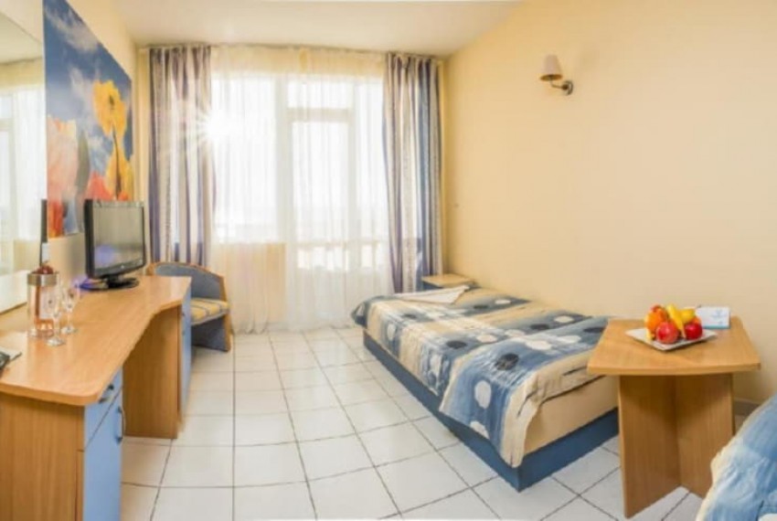 Dolphin Hotel, 4* Dolphin Hotel, 4*