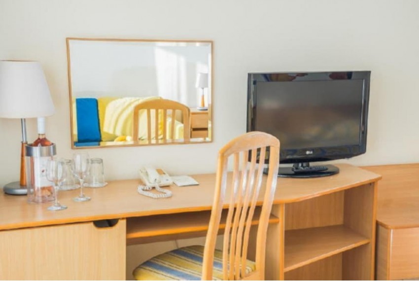 Dolphin Hotel, 4* Dolphin Hotel, 4*