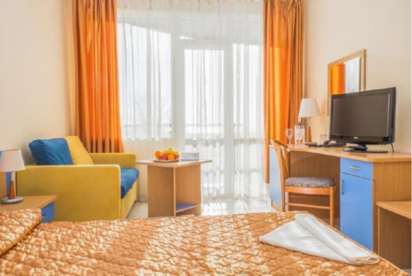 Dolphin Hotel, 4* Dolphin Hotel, 4*