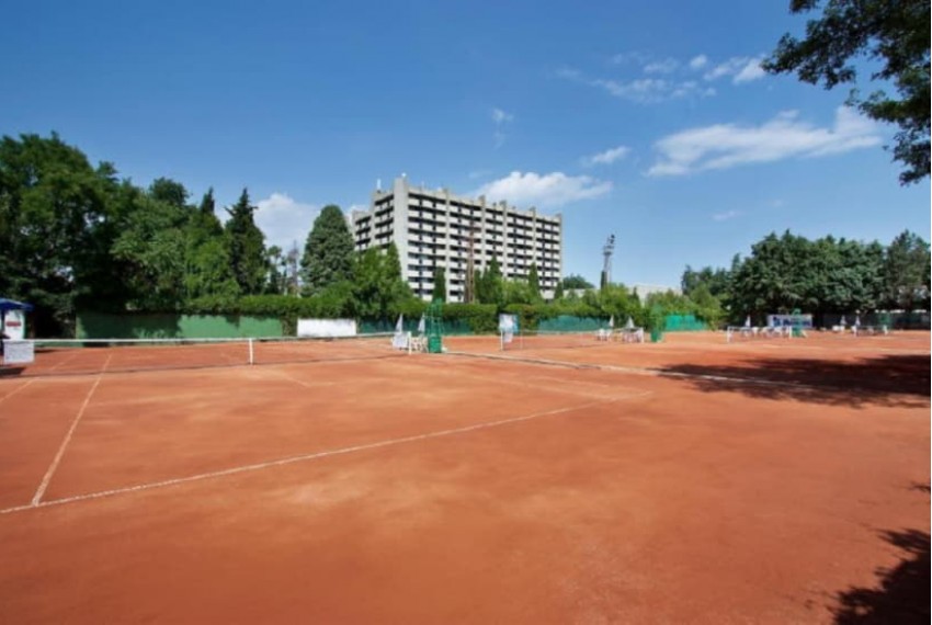 Dolphin Hotel, 4* Dolphin Hotel, 4*
