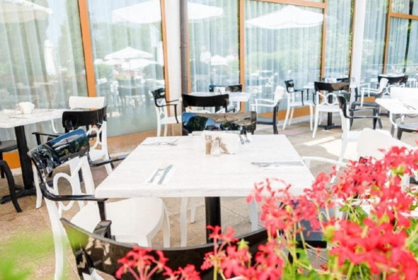 Dolphin Hotel, 4* Dolphin Hotel, 4*