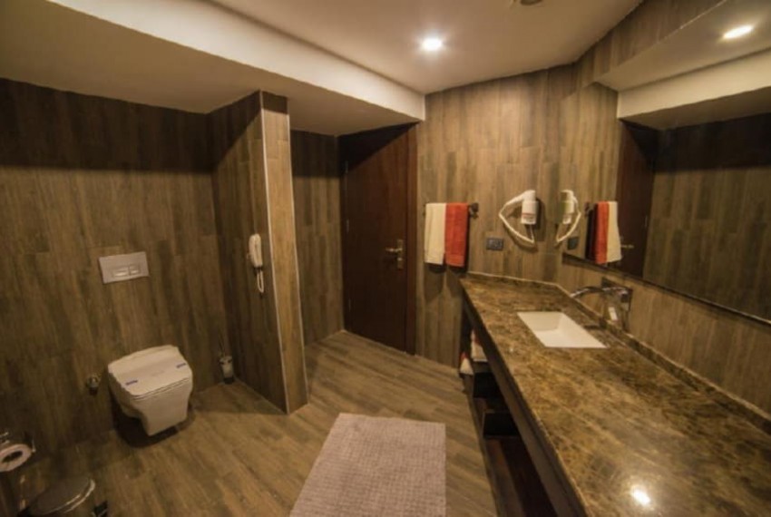 Manas Park Hotel, 5* Manas Park Hotel, 5*