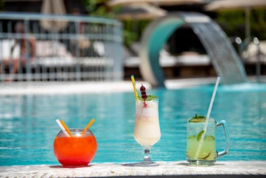 Manas Park Hotel, 5* Manas Park Hotel, 5*