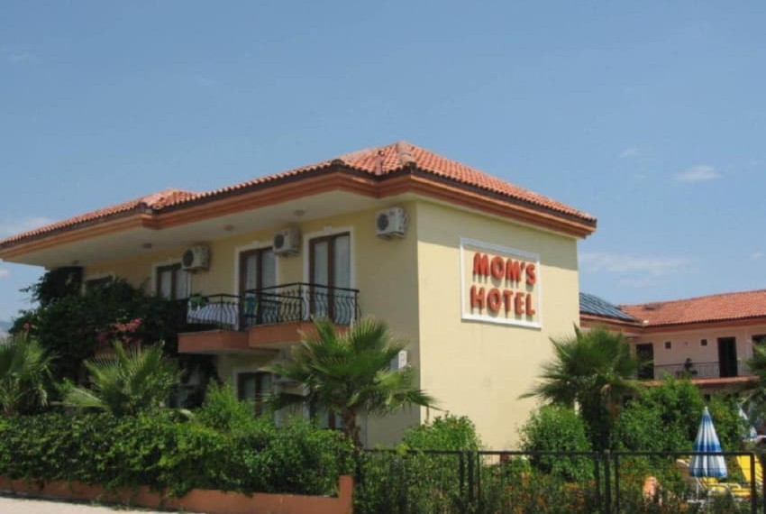 Mom's Hotel, 3* Mom's Hotel, 3*
